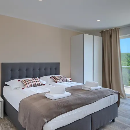 Maru By Briskva * Martina