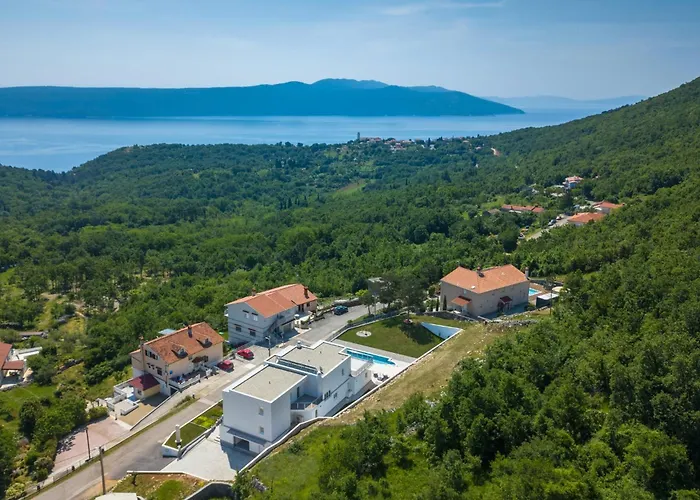 Vilă Maru By Briskva