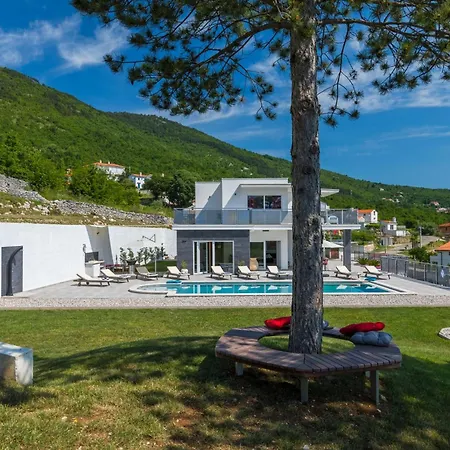 Maru By Briskva * Martina